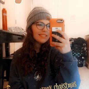 Meet your Posher, Olivia